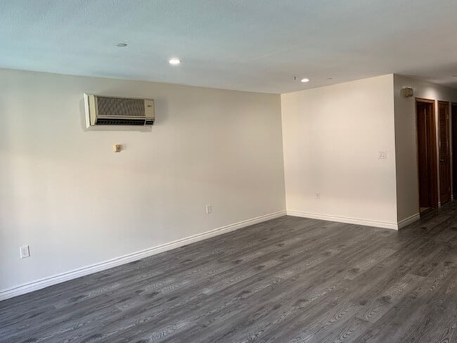 Photo - Los Caballeros #211 Unit 211-A