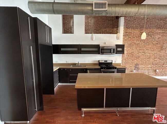 Photo - 652 Mateo St Unidad 207