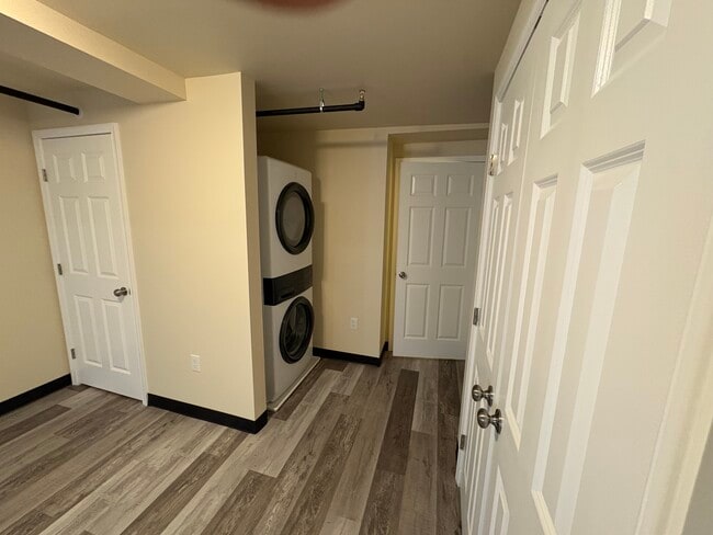 Photo - 118 W Chestnut St