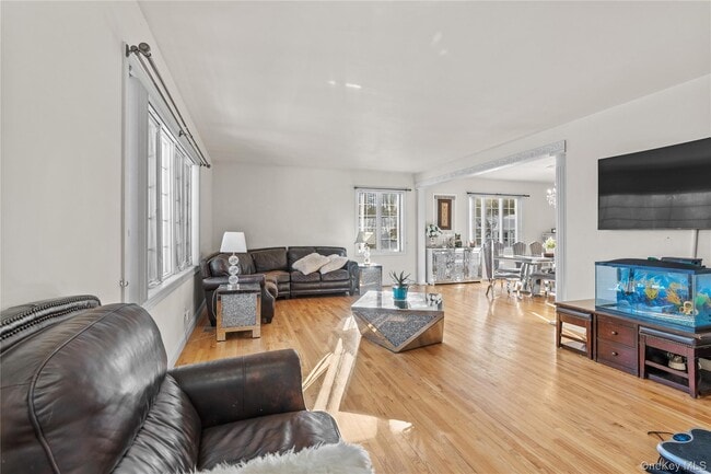 Photo - 17 Waring Dr