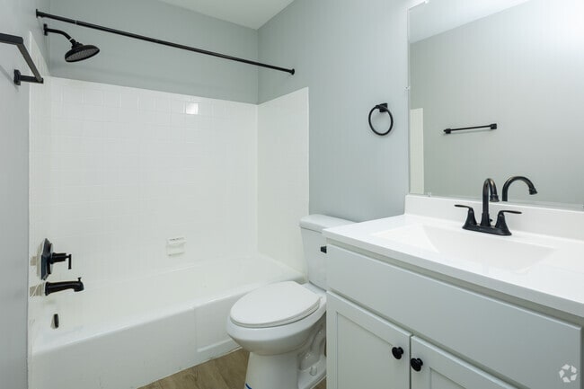 2BR, 1BA - 800SF - Chestnut