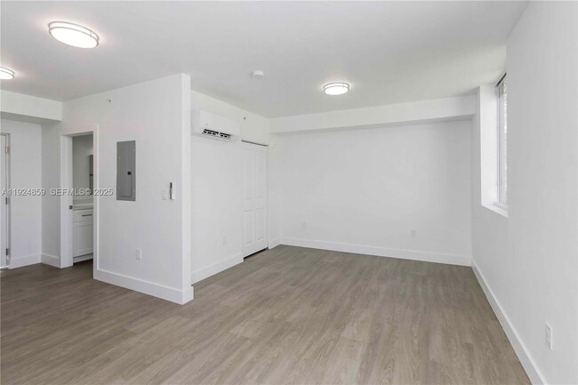 Photo - 1620 NW 18th St Unit 203