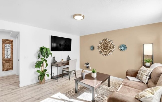 Photo - 1932 S McClelland St Unidad #1