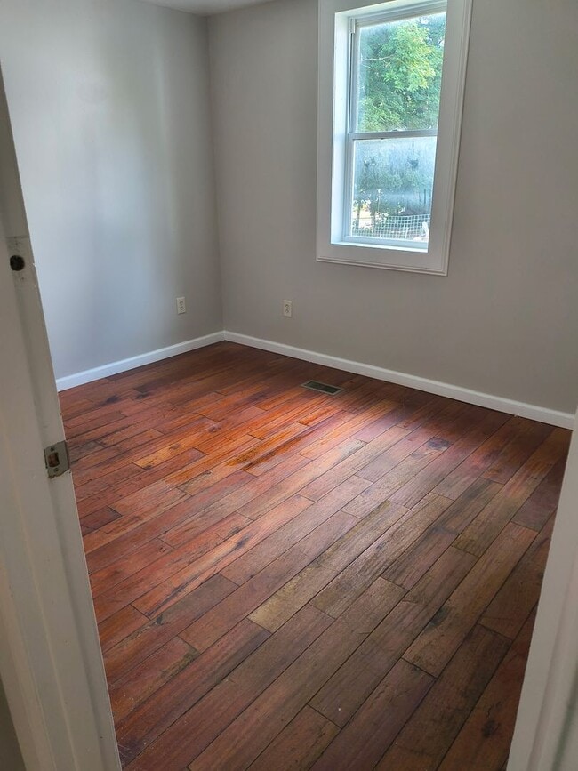 Photo - 212 S 3rd St Unit Apt 1