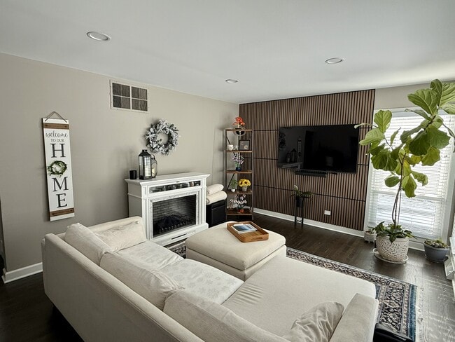 Photo - 355 N 2nd Ave