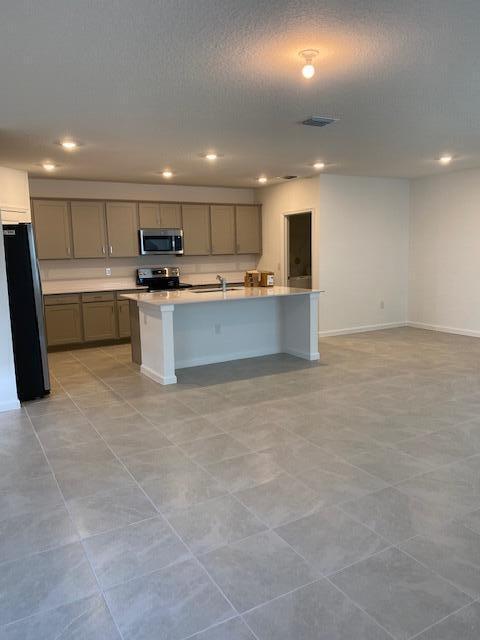 Photo - 622 Papillon St SW