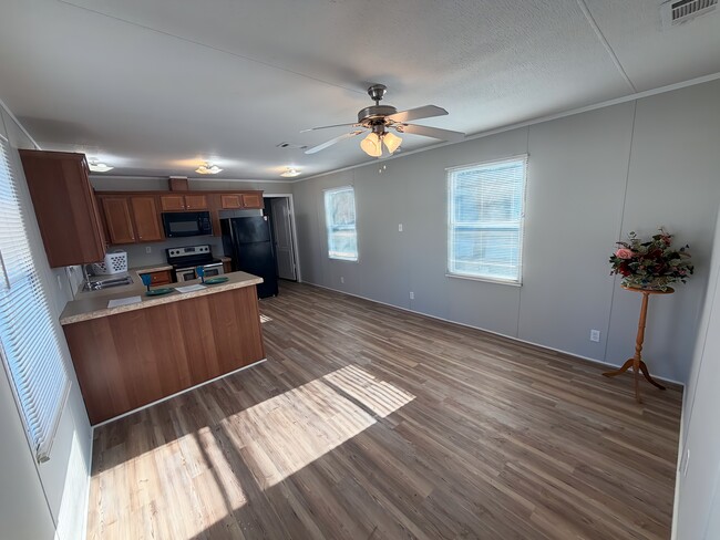 Photo - 110 N Michigan St