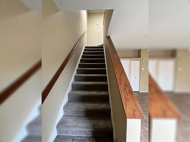 "Chic 2-Bedroom Retreat with 2.5 Baths in Prime Tempe Location – 1,072 Sq Ft of Modern Living!"
