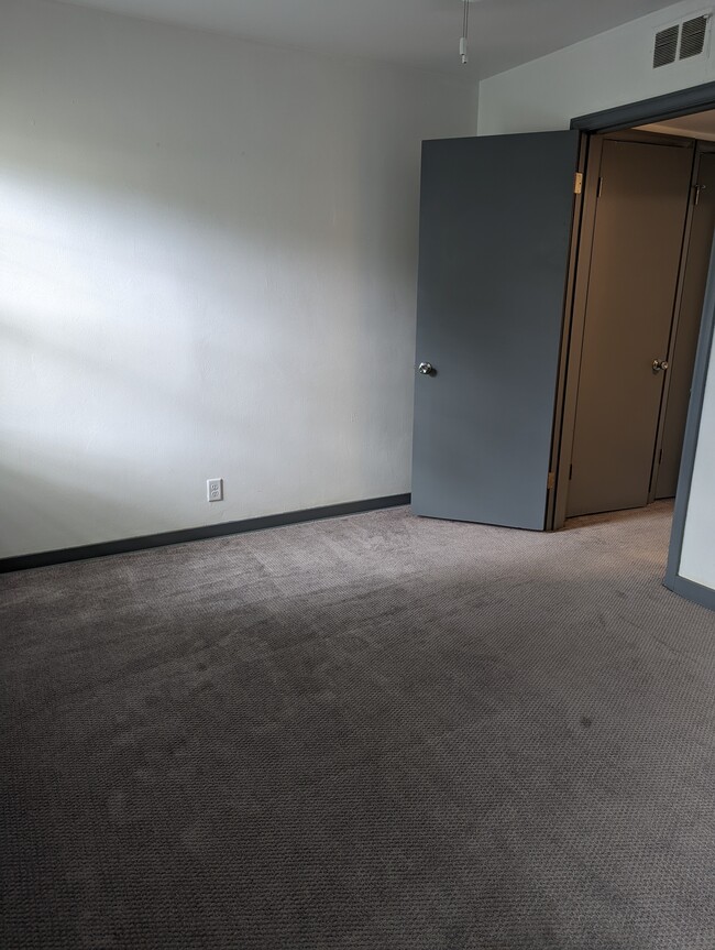 Photo - 3141 S 48th St Unit 1