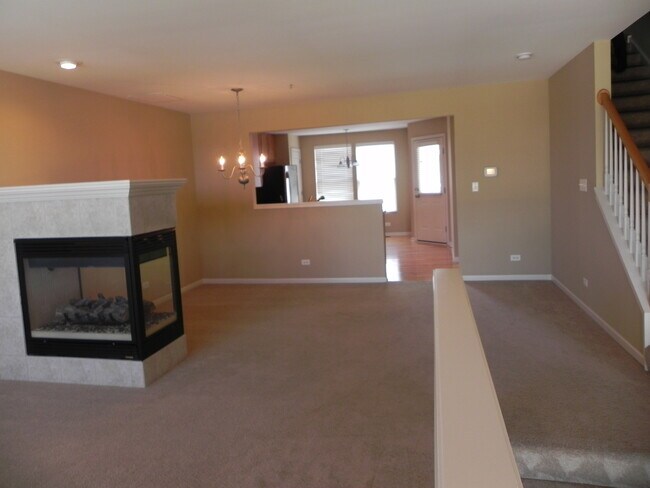 1137 Reserve Dr