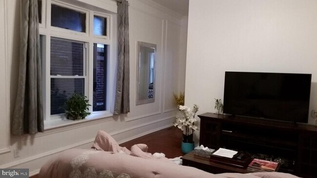 2034 Delancey Pl Unit 2R