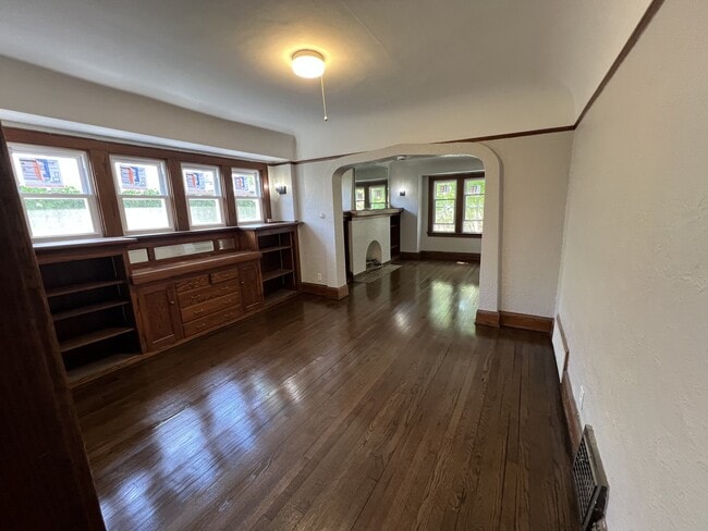 Photo - 3232 N 44th St Unit Upper