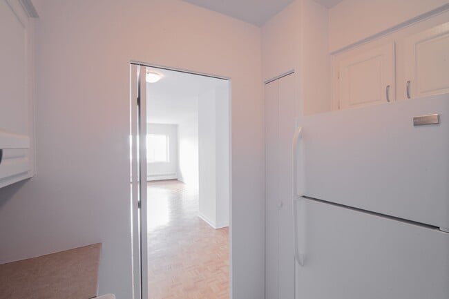 Photo - 2400 Av. Van Horne Unit 407