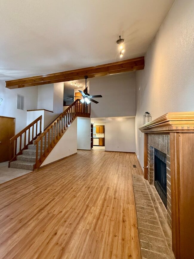 Building Photo - Spacious 3 bed, 2.5 Bath 2-story Home in South Okc