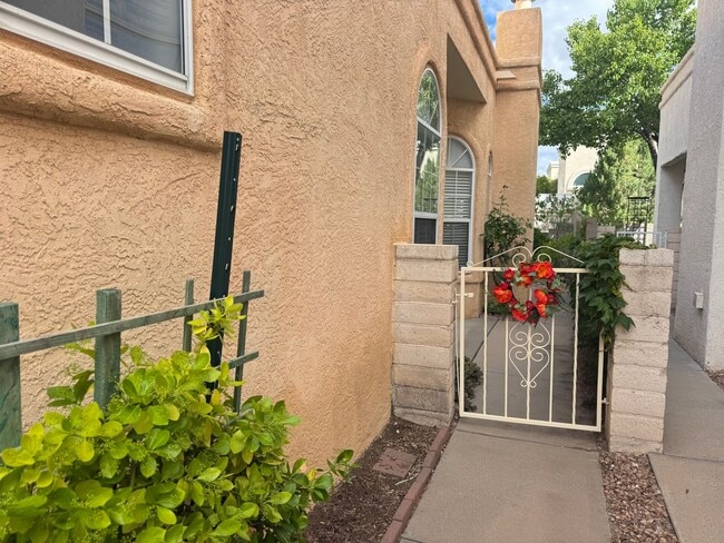 Photo - Tanoan Luxury Townhome!