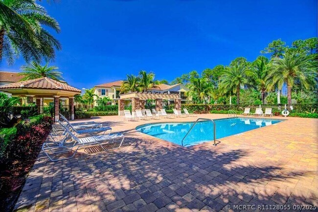 Photo - 151 Sword Fern Pl