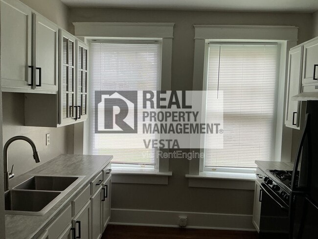 Photo - Katherine Court Apartments