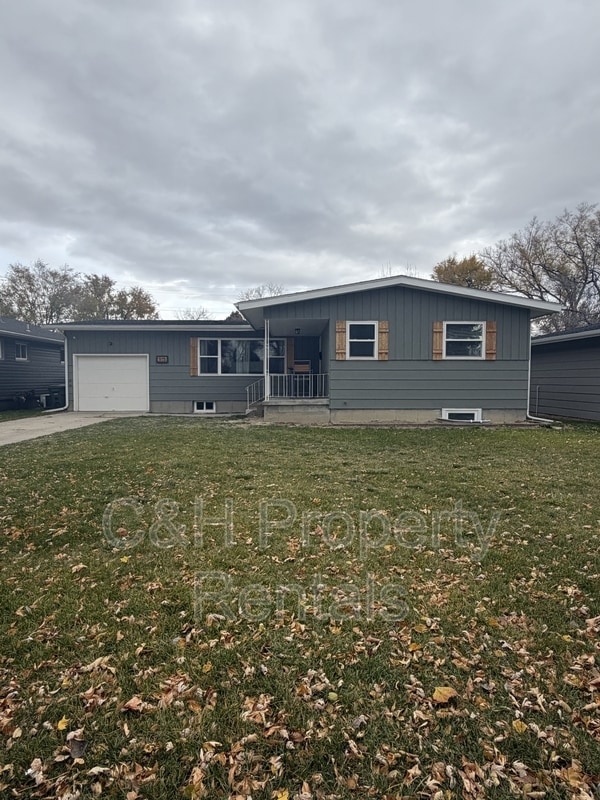 Building Photo - 915 Avenue F