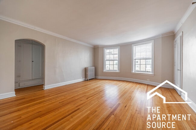 Building Photo - 909 Elmwood Ave Unit F3