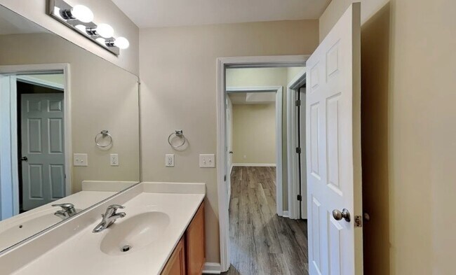 Photo - 437 Ruby Oaks Ln