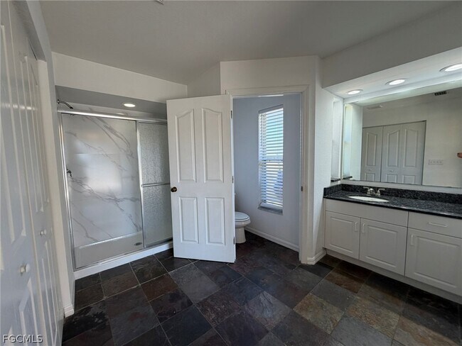 Photo - 414 SE 7th St