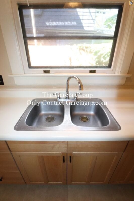 Photo - 1405 SW Hall St