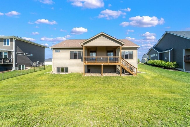 Photo - 916 NE Silkwood St