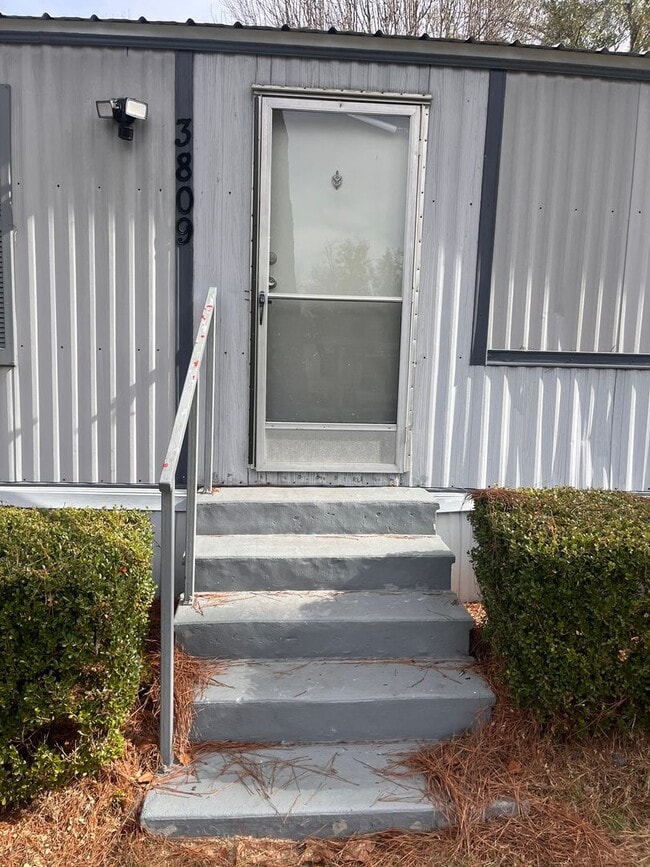 Photo - Home in south Lowndes County