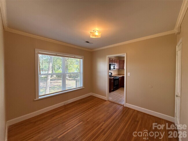 817 Everett Pl