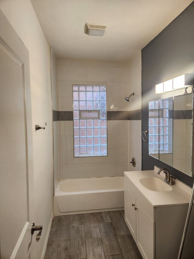 7316 S Emerald Ave Unit 1