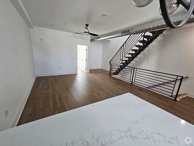 Building Photo - 2234 Frankford Ave Unit 2 Rental