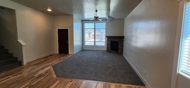 Photo - 2509 E Hidden Crk St