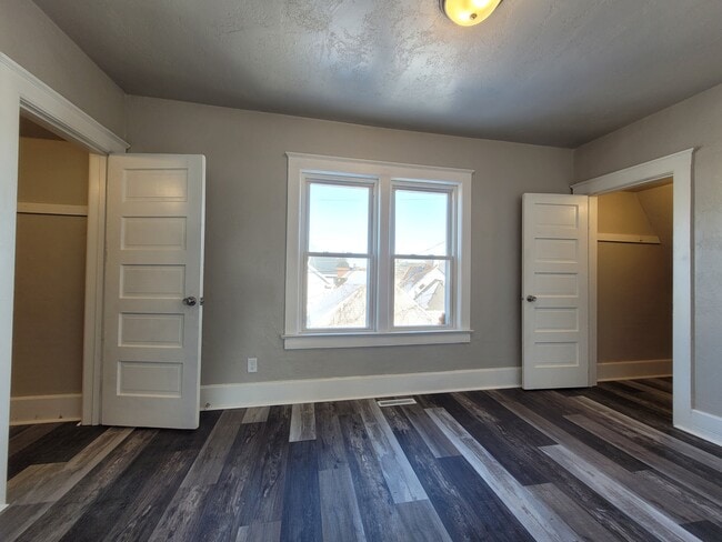 Photo - 816 School Pl