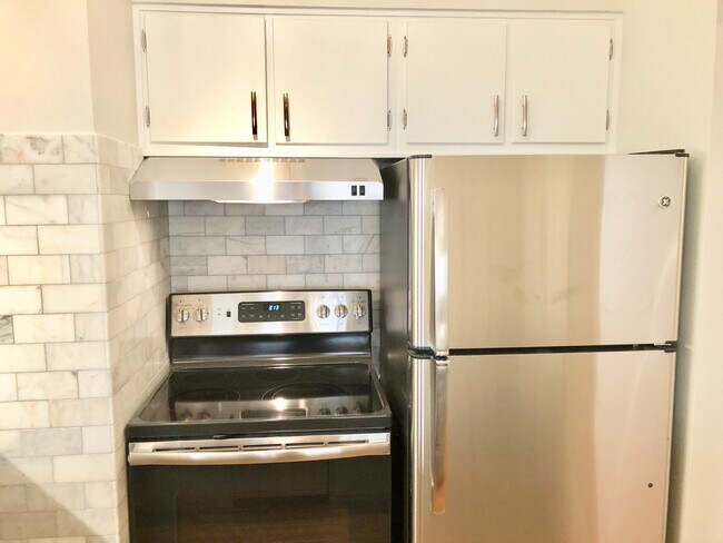 Photo - 526 W Roscoe St Unit 2B