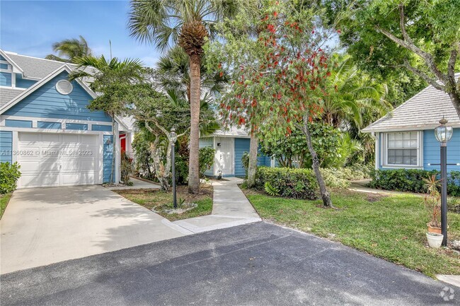 Building Photo - 119 Ocean Dunes Cir Rental