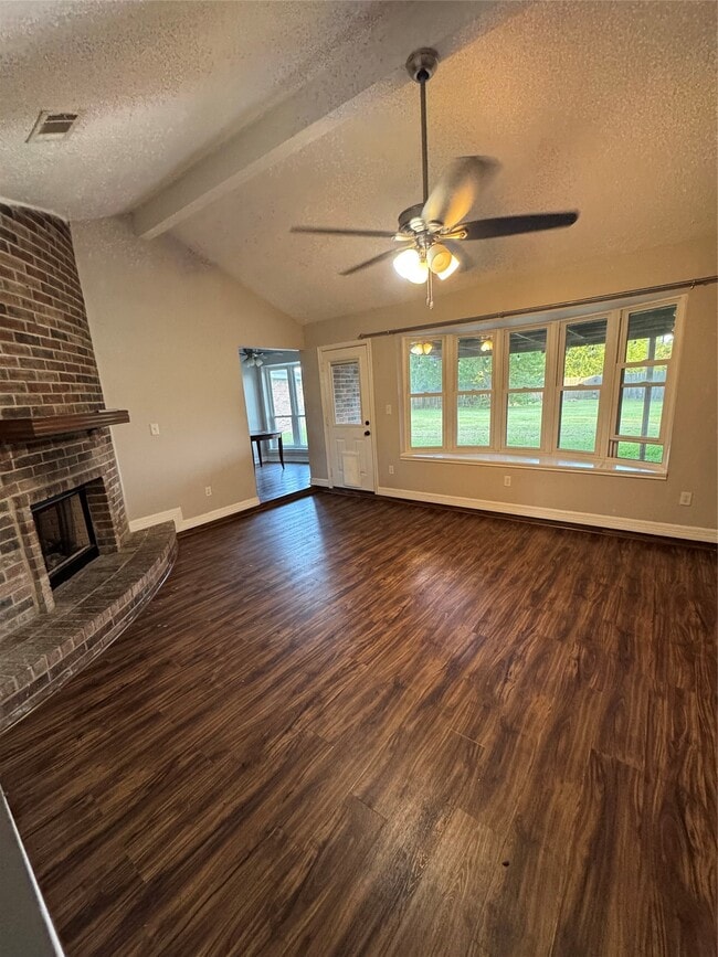 Building Photo - 16510 Oxnard Ln