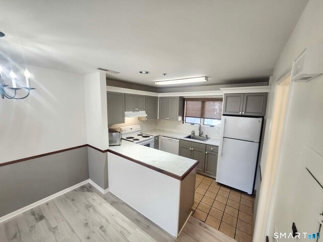 Photo - 25 Cottage St Unit APT 202