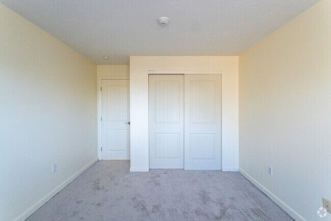 Photo - Lakeshore Estates - Newly Remodeled studios, 1, 2 and 3 br Apartment Homes