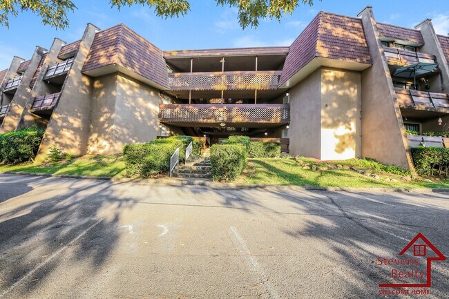 Photo - 915 S Seminole Dr Unit 13