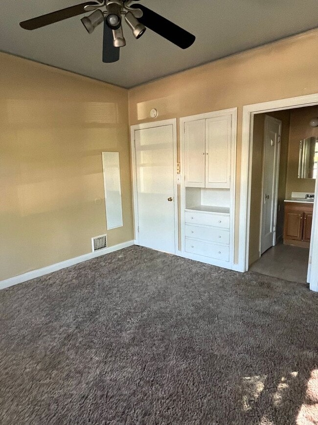 Photo - 745w3rd Unidad UP