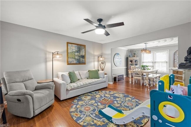 Photo - 181 Golden Maple Dr