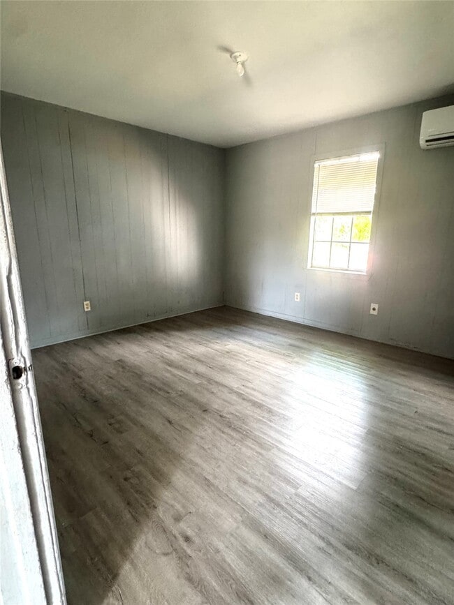 Building Photo - 6601 Avenue T Rental