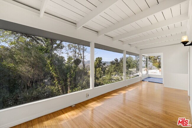 Photo - 2335 Silver Ridge Ave