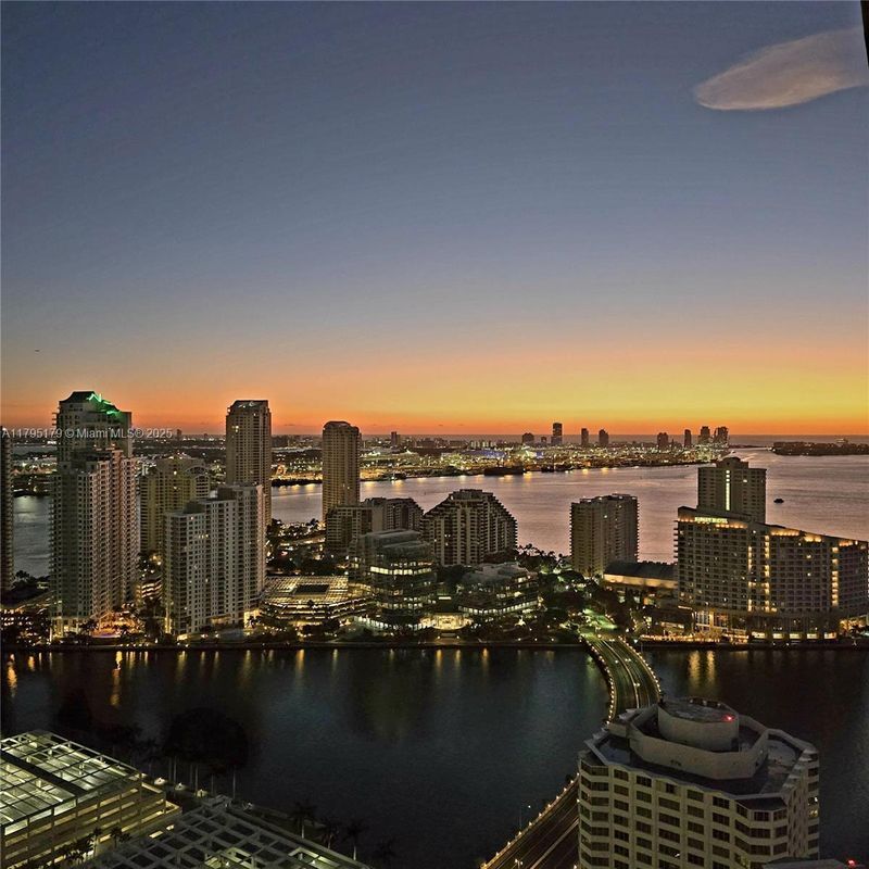 Photo - 950 Brickell Bay Dr Rental