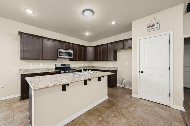 Photo - 37184 Sills Dr