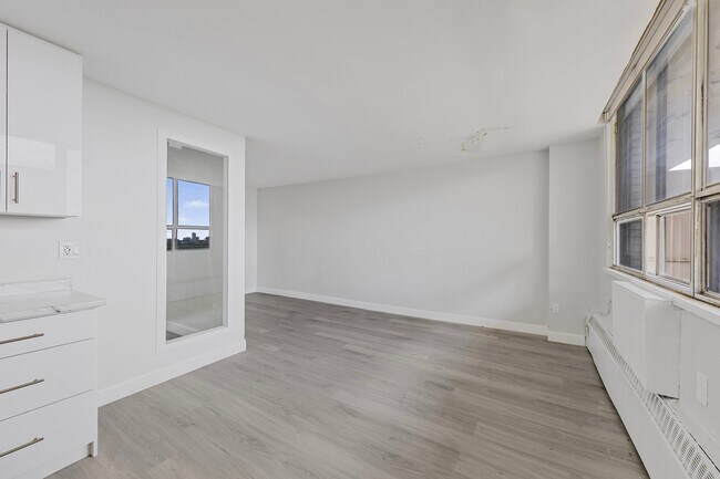 Photo - 65 Thorncliffe Park Dr Unit 2108