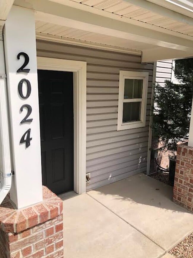 Photo - Fully Renovated, "MUST SEE" 3 Bedroom, 3 B...