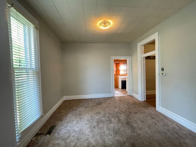 Photo - RENT SPECIAL: ONE MONTH FREE IF LEASED BY ...