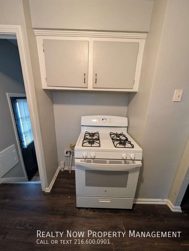 Photo - 27471 Forestview Ave