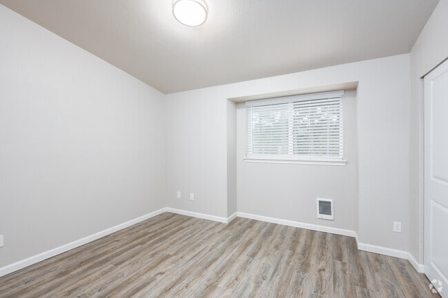 3BD, 2BA - 1,136SF